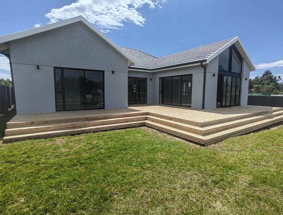 4 Bedroom Property for Sale in Wedgewood Golf Estate Eastern Cape